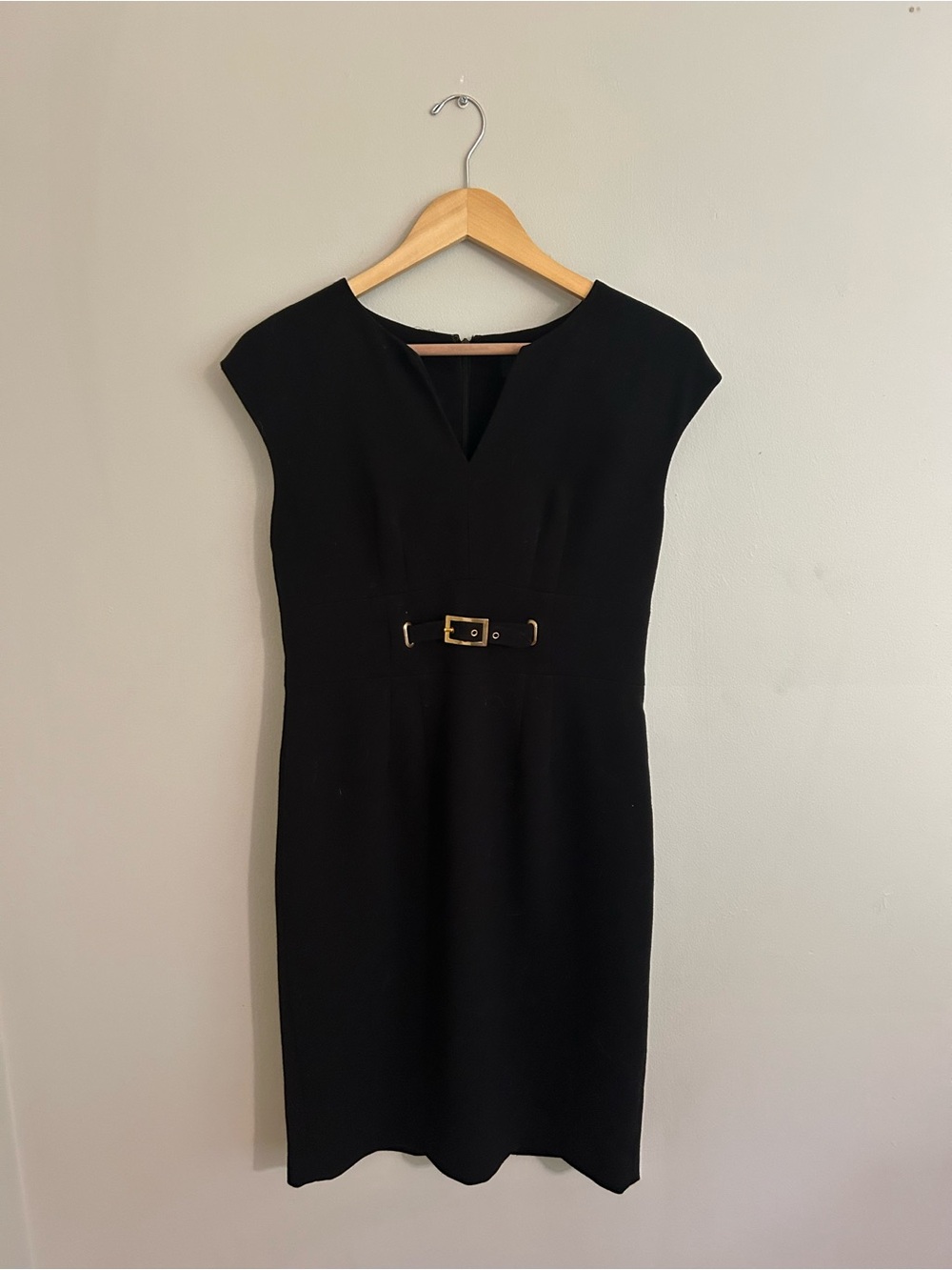 Kasper Black Cap-Sleeve Sheath Dress with Decorative Belt